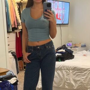 cute cropped v neck teal tee #trendy